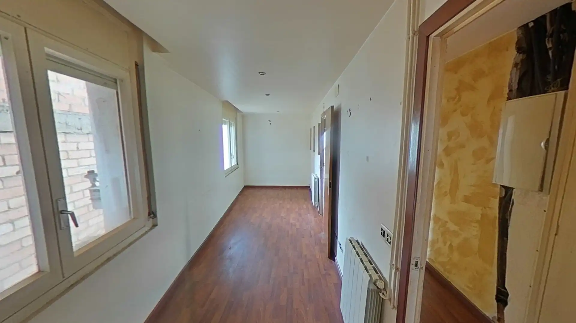 Piso en venta en Manlleu con Calefacción, Parquet y Terraza