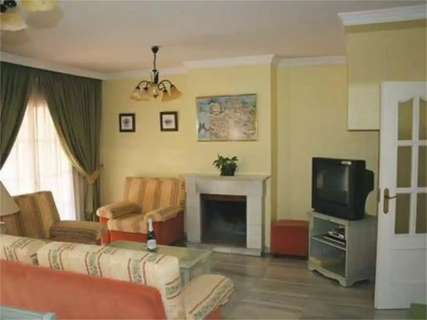 Sala de estar de Casa o chalet en venta en Estepona con Aire acondicionado y Piscina