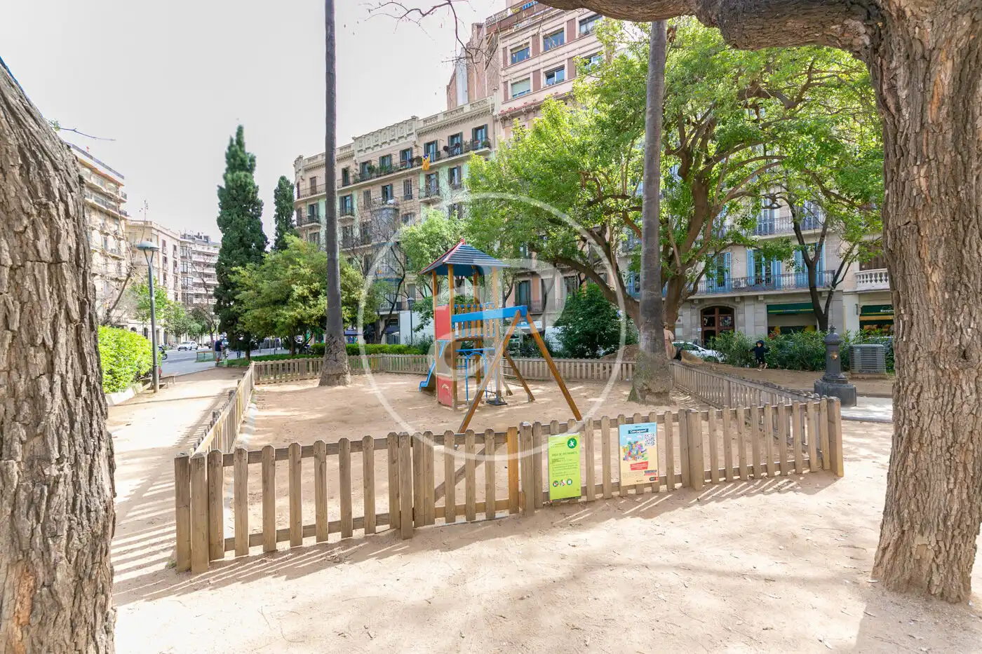 Vista exterior de Pis en venda en Barcelona amb Aire condicionat, Calefacció i Terrassa