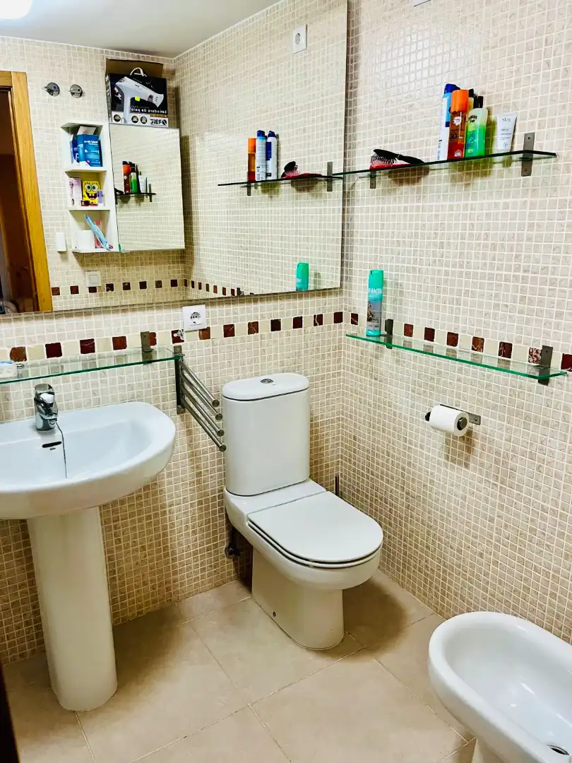 Badezimmer von Wohnungen zum Verkauf in Dénia mit Klimaanlage, Heizung und Terrasse