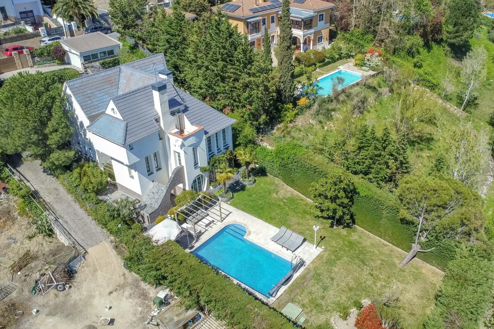 Außenansicht von Haus oder Chalet zum Verkauf in Torrelodones mit Heizung, Privatgarten und Terrasse