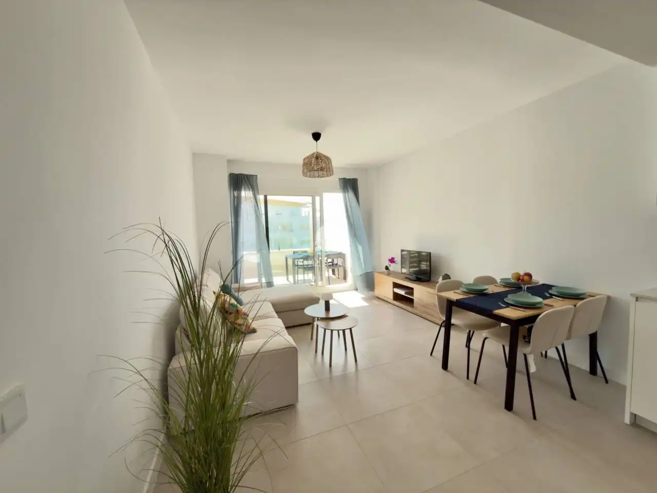Sala d'estar de Pis de lloguer en Algarrobo amb Aire condicionat, Calefacció i Terrassa