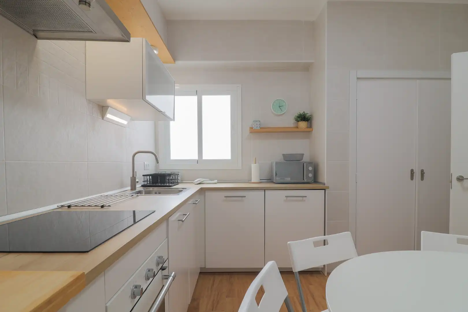Kitchen of Flat for share in Málaga  with Air Conditioner, Heating and Terrace