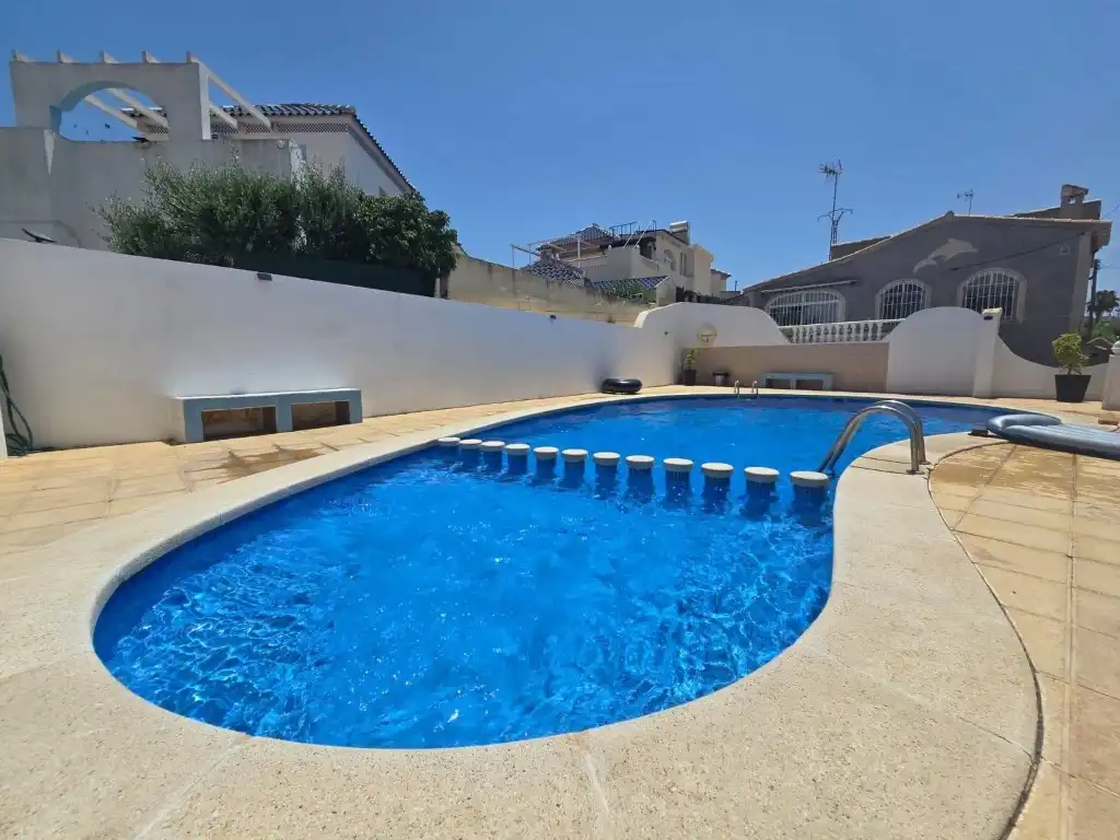 Piscina de Casa o chalet en venta en Torrevieja con Piscina y Amueblado