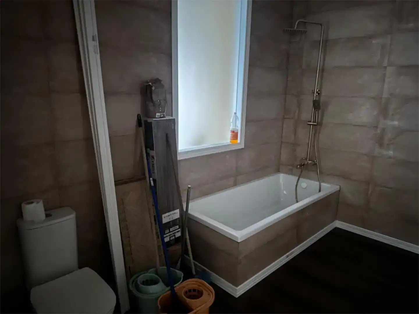 Badezimmer von Wohnung zur Miete in Ferrol mit Abstellraum und Möbliert