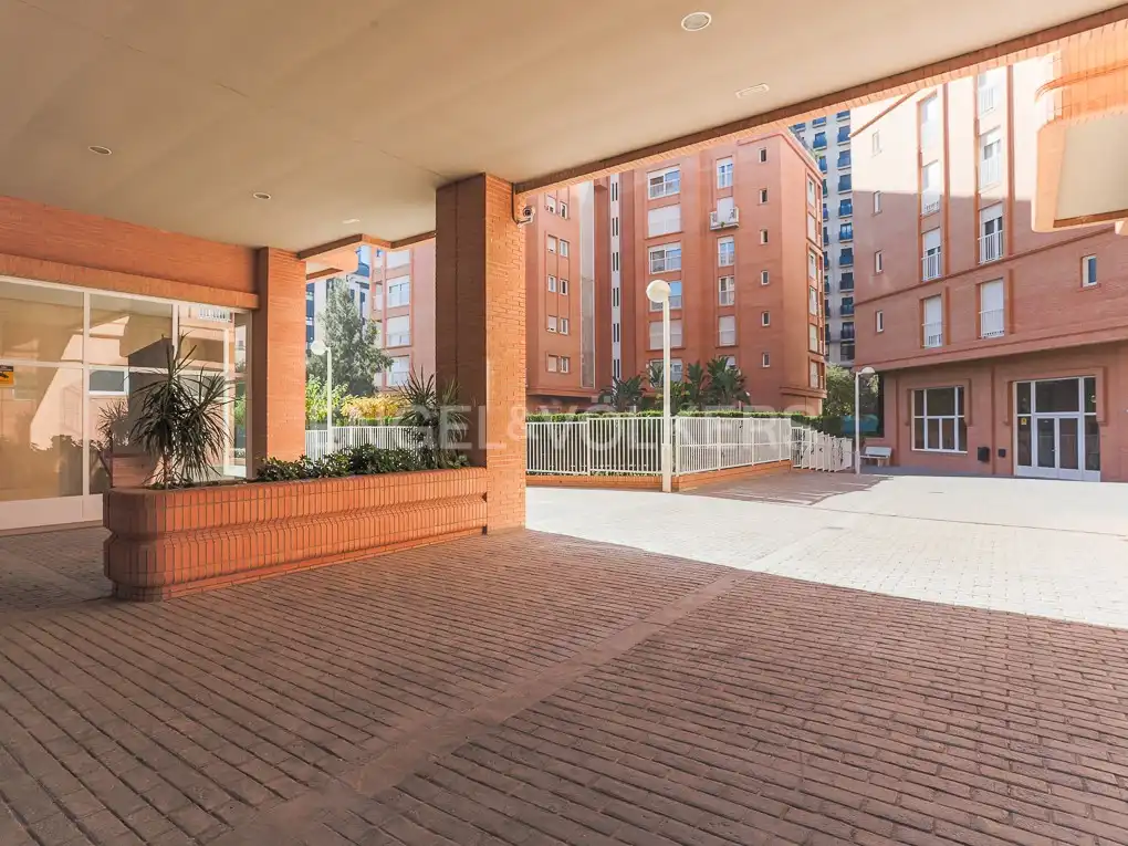 Vista exterior de Àtic de lloguer en Valencia amb Aire condicionat, Calefacció i Parquet