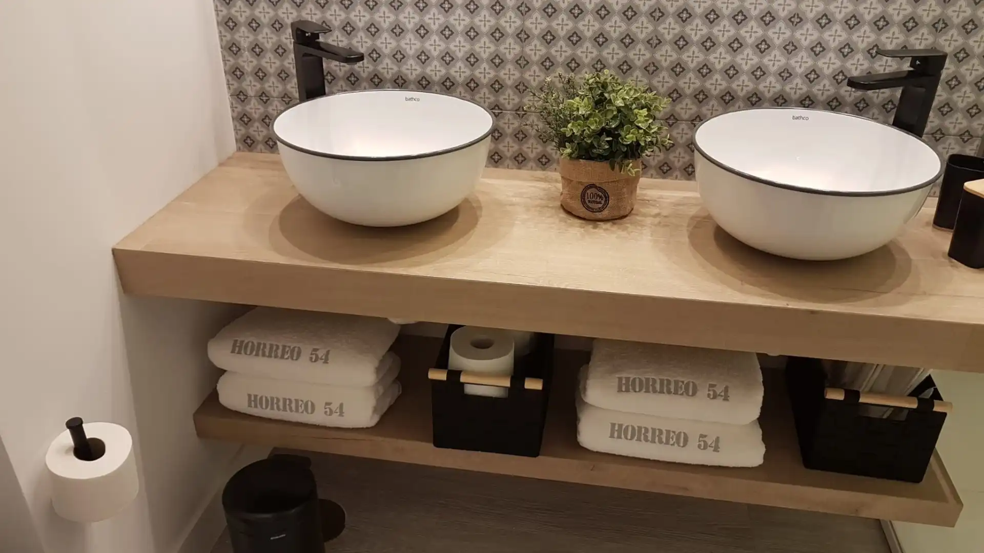 Badezimmer von Wohnung zur Miete in Santiago de Compostela  mit Heizung, Möbliert und Balkon