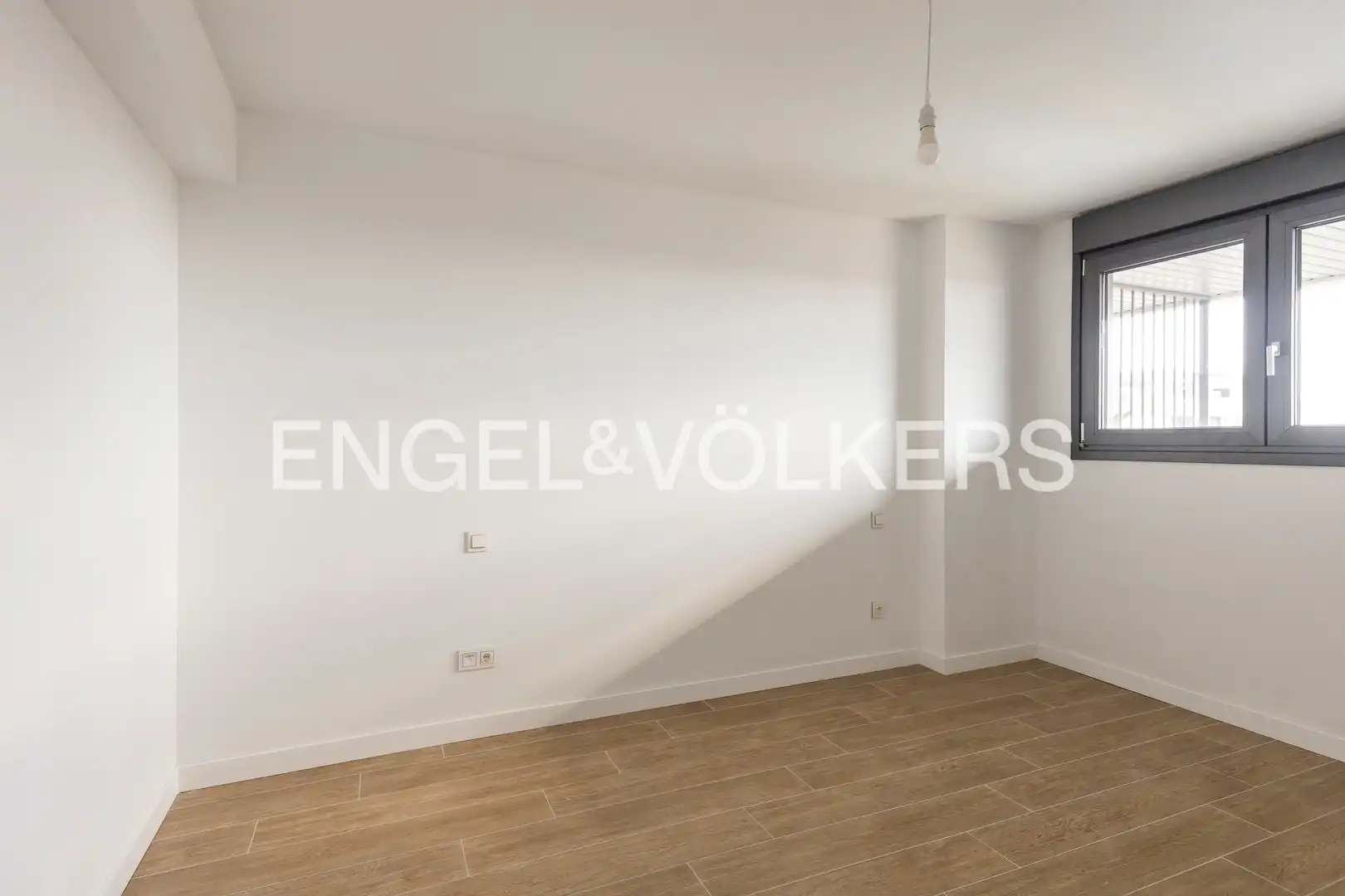 Bedroom of Flat for rent in Madrid  with Air Conditioner, Heating and Terrace