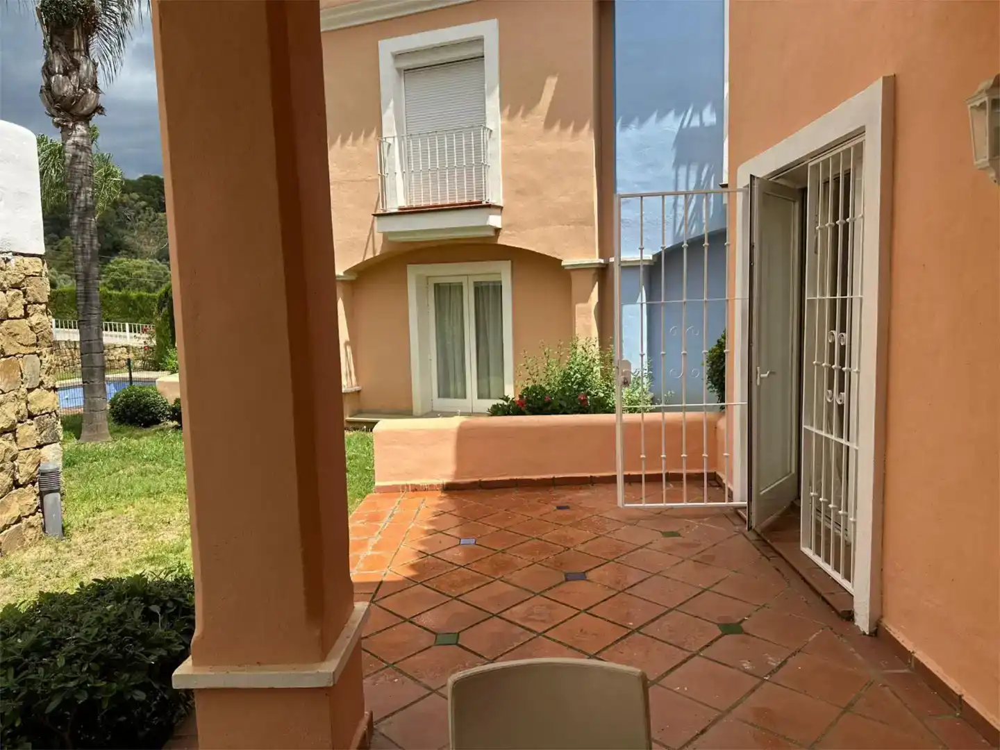 Terrassa de Casa adosada de lloguer en Marbella amb Aire condicionat, Piscina i Balcó