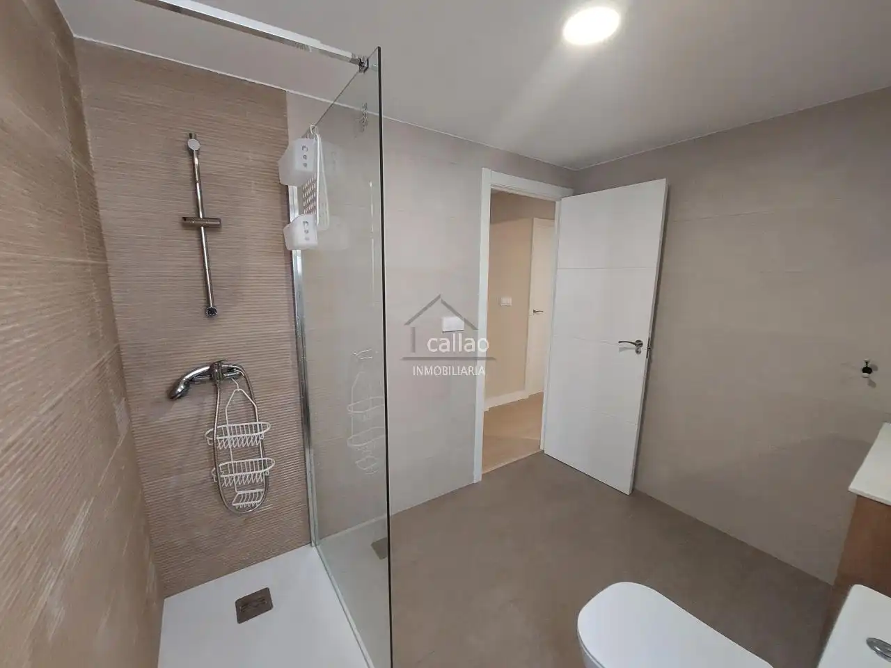 Bathroom of Flat for rent in Ferrol