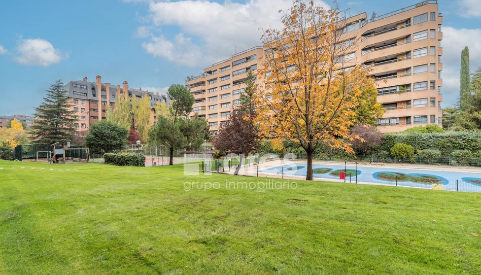 Photo 1 of Flat for sale in Calle de Valle de la Fuenfría, Mirasierra, Madrid