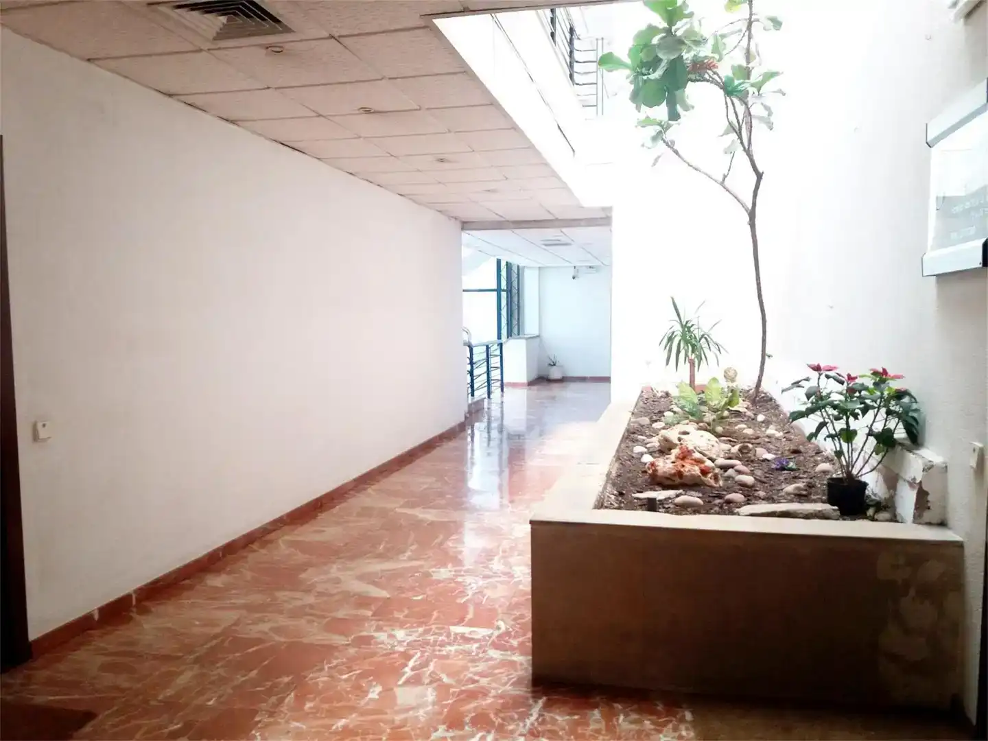 Local de alquiler en Cornellà de Llobregat con Aire acondicionado