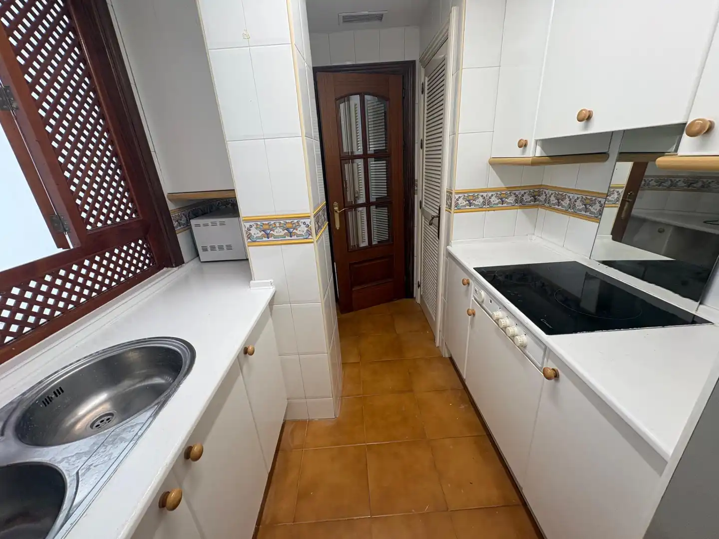 Cuina de Pis de lloguer en Córdoba amb Aire condicionat, Calefacció i Balcó
