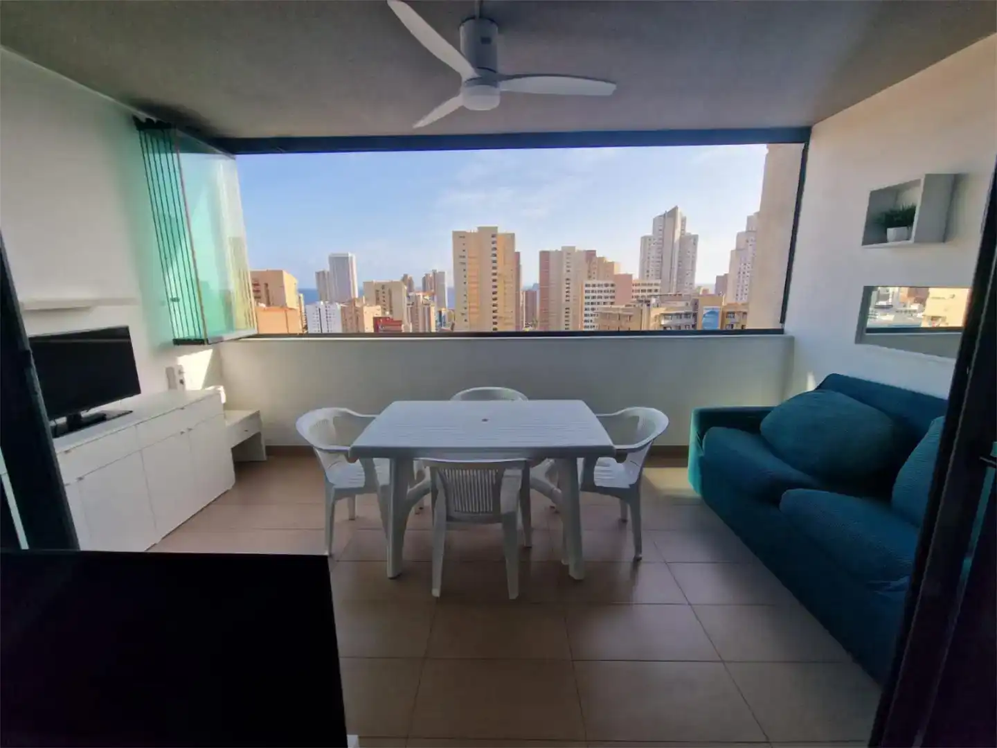 Terrasse von Wohnungen zur Miete in Benidorm mit Schwimmbad und Balkon