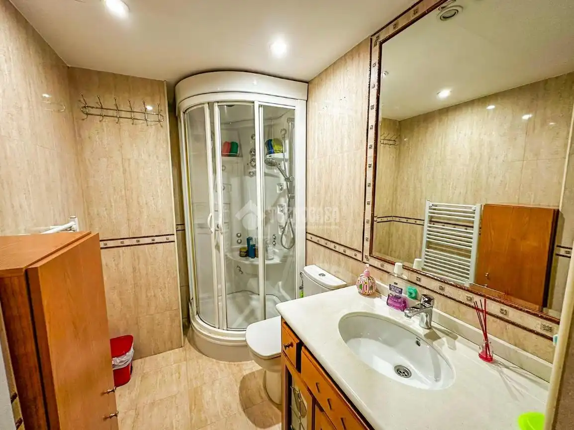 Bathroom of Flat for sale in Parla  with Heating and Terrace