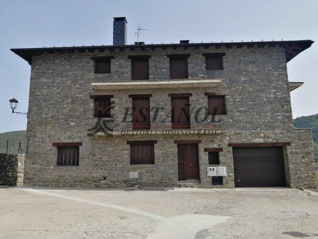 Casa-chalet en Venta en Montferrer i Castellbò