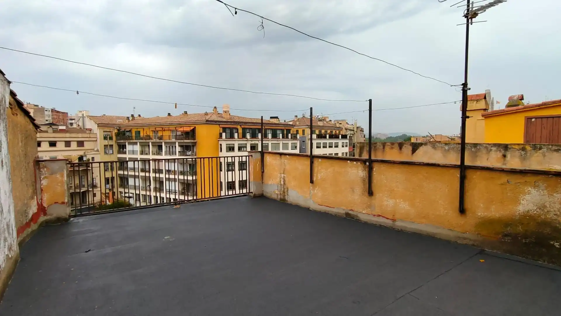 Terraza de Edificio en venta en Girona