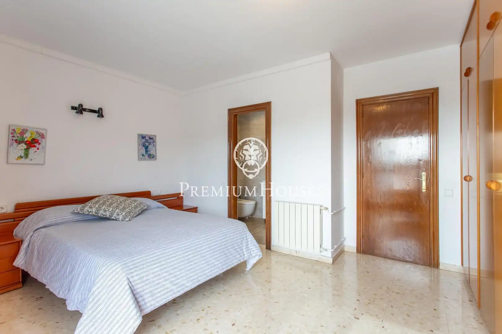 Habitación de Casa o chalet en venta en Badalona con Aire acondicionado, Calefacción y Jardín privado