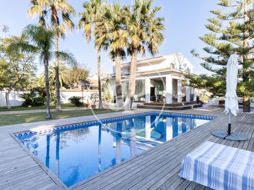 Casa con balcón en venta en Corralet - Bonanza - Tres Rutas