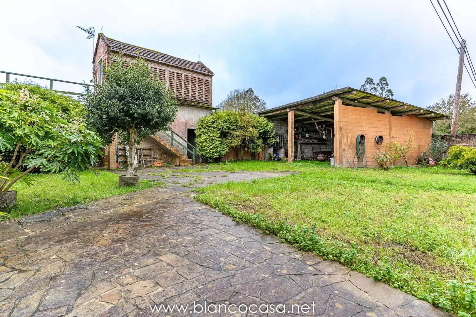 Exterior view of Houses for sale in Coristanco  with Private garden, Storage room and Furnished