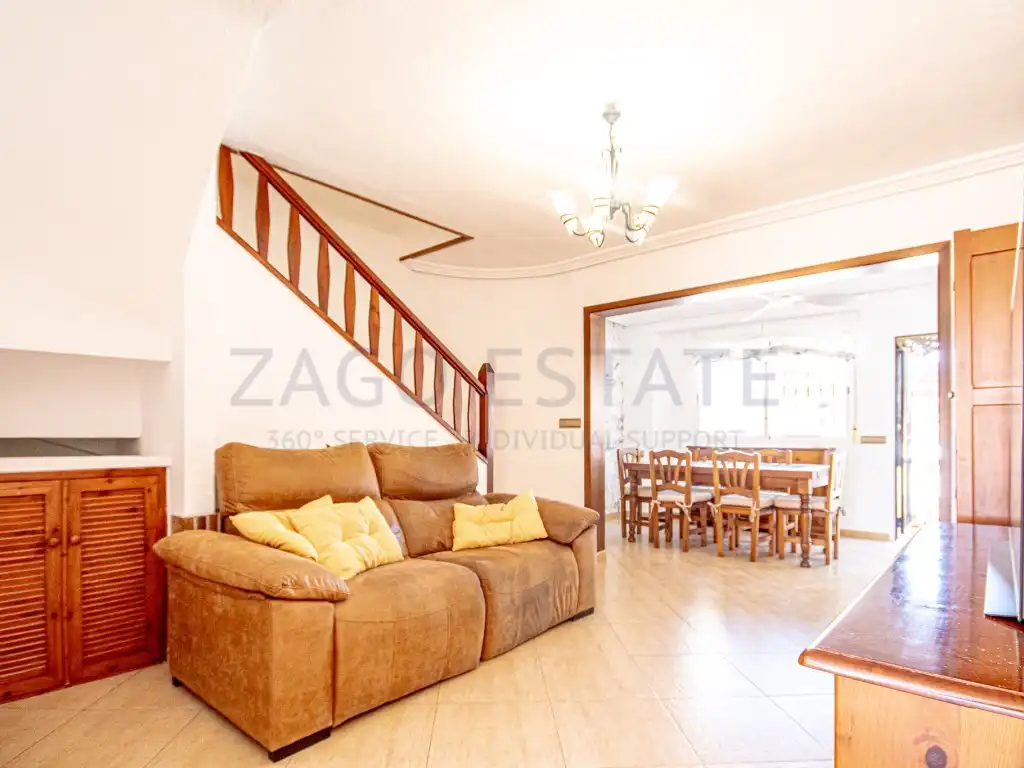 Sala de estar de Casa adosada en venta en La Nucia con Jardín privado, Amueblado y Horno