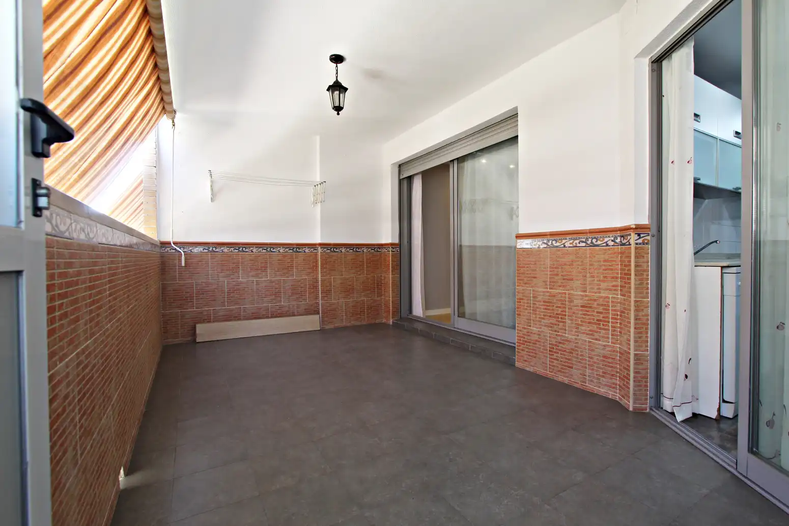 Wohnung zum Verkauf in Aldaia mit Terrasse und Abstellraum