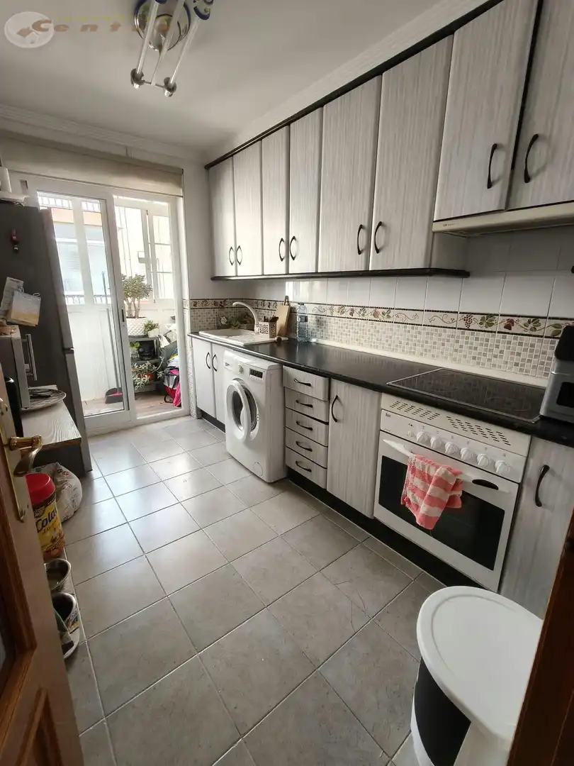 Cuina de Apartament en venda en Albacete amb Calefacció, Moblat i Balcó