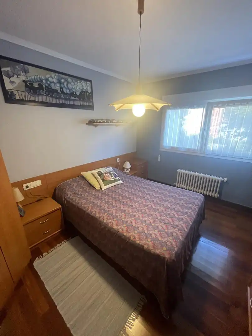 Dormitori de Casa o xalet en venda en Donostia - San Sebastián  amb Aire condicionat, Calefacció i Jardí privat