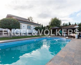 Piscina de Casa o xalet de lloguer en La Pobla de Vallbona amb Aire condicionat, Terrassa i Piscina