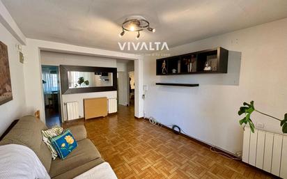 Sala d'estar de Pis en venda en  Madrid Capital amb Calefacció, Terrassa i Moblat