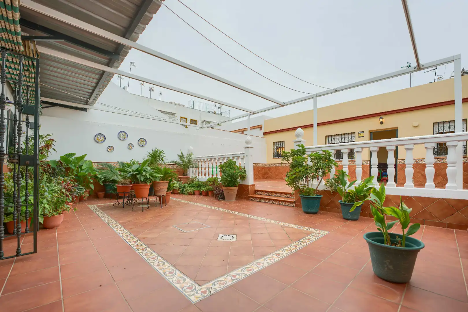 Terraza de Casa adosada en venta en Mairena del Aljarafe con Aire acondicionado, Calefacción y Jardín privado