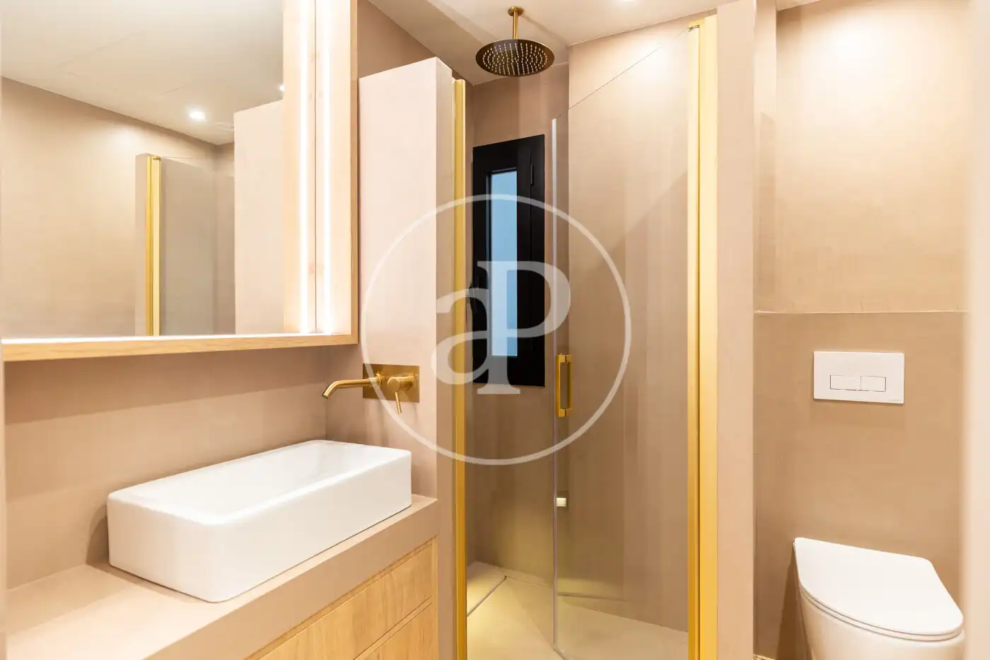 Baño de Piso en venta en Barcelona con Aire acondicionado, Calefacción y Amueblado