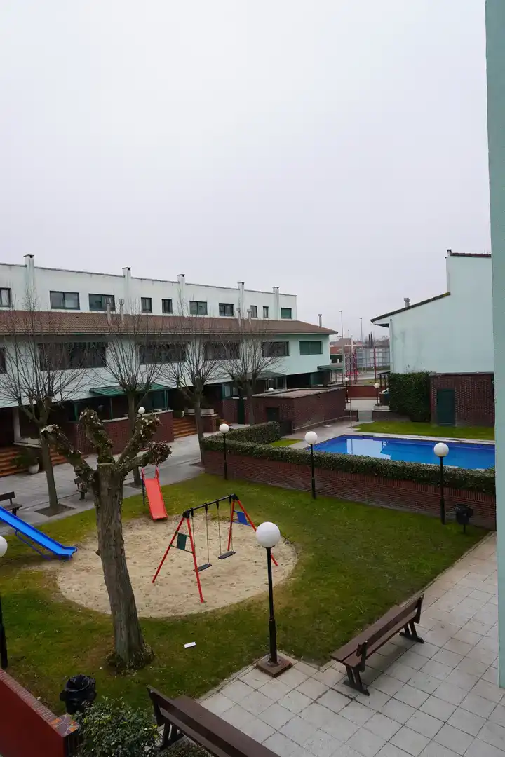Piscina de Pis en venda en Valladolid amb Parquet, Traster i Piscina
