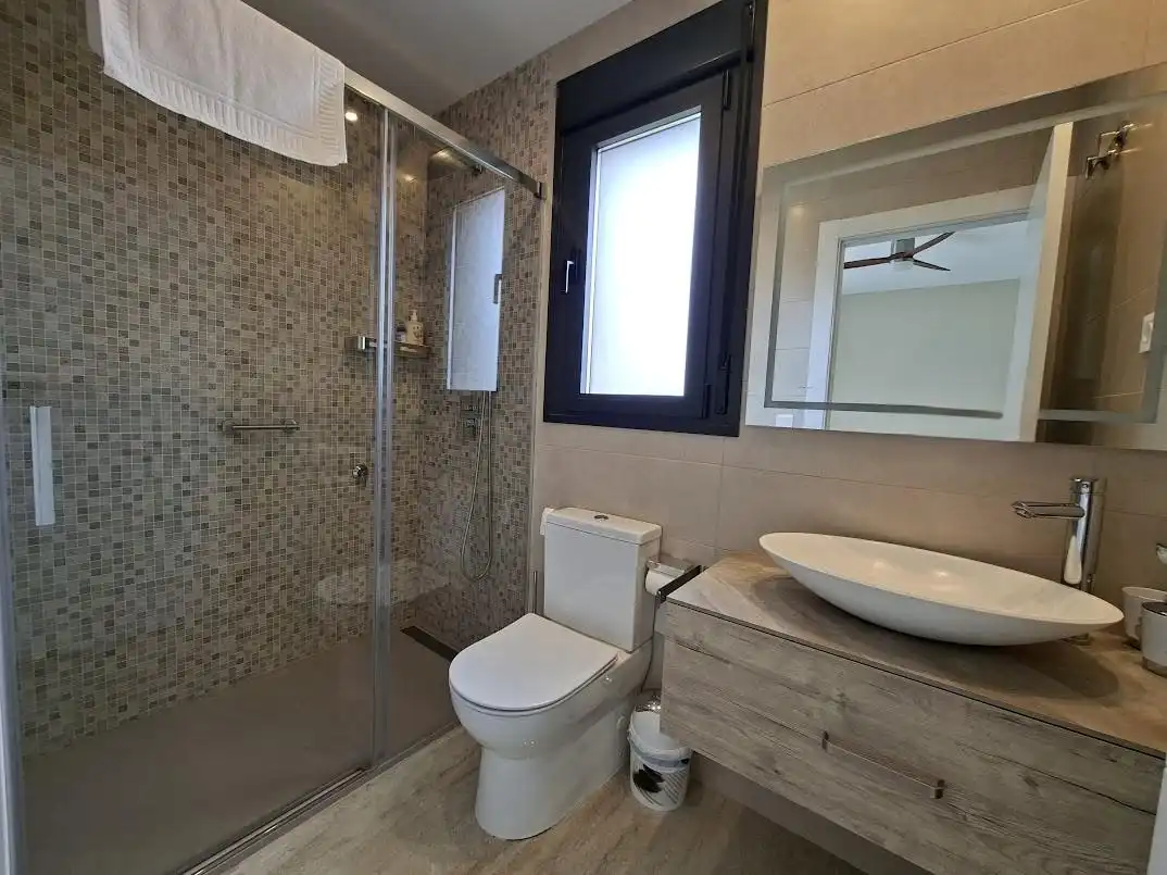 Bathroom of Houses for sale in Hontecillas  with Air Conditioner, Private garden and Terrace