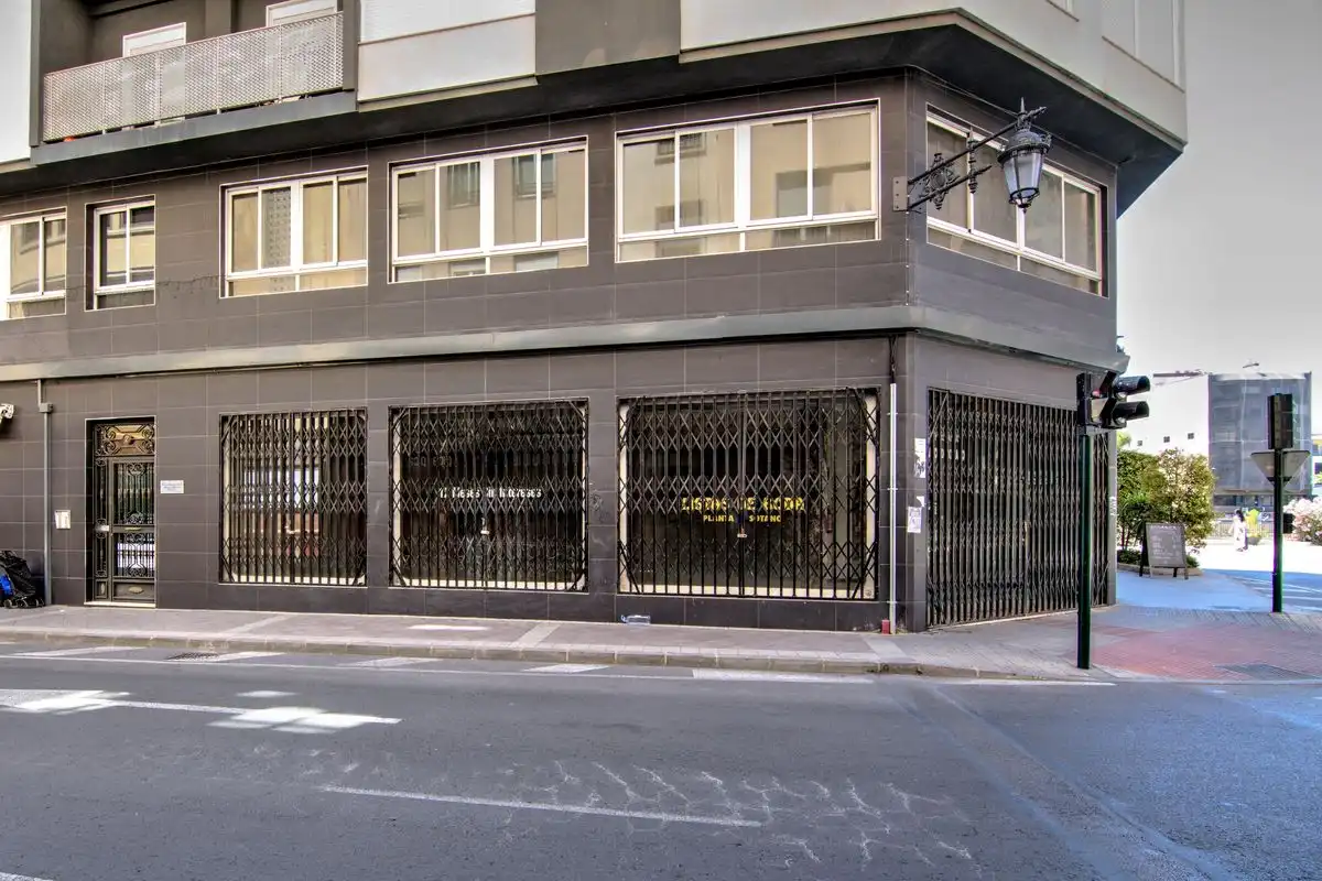 Gewerbefläche zum Verkauf in Carrer Juan Ramón Jiménez, imagen 3