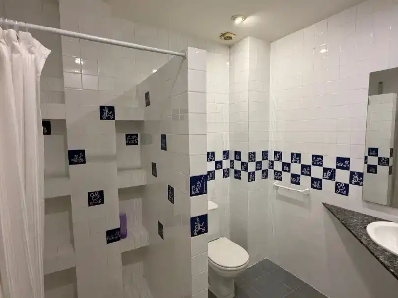 Bathroom of Flat for rent in Albal  with Air Conditioner and Balcony