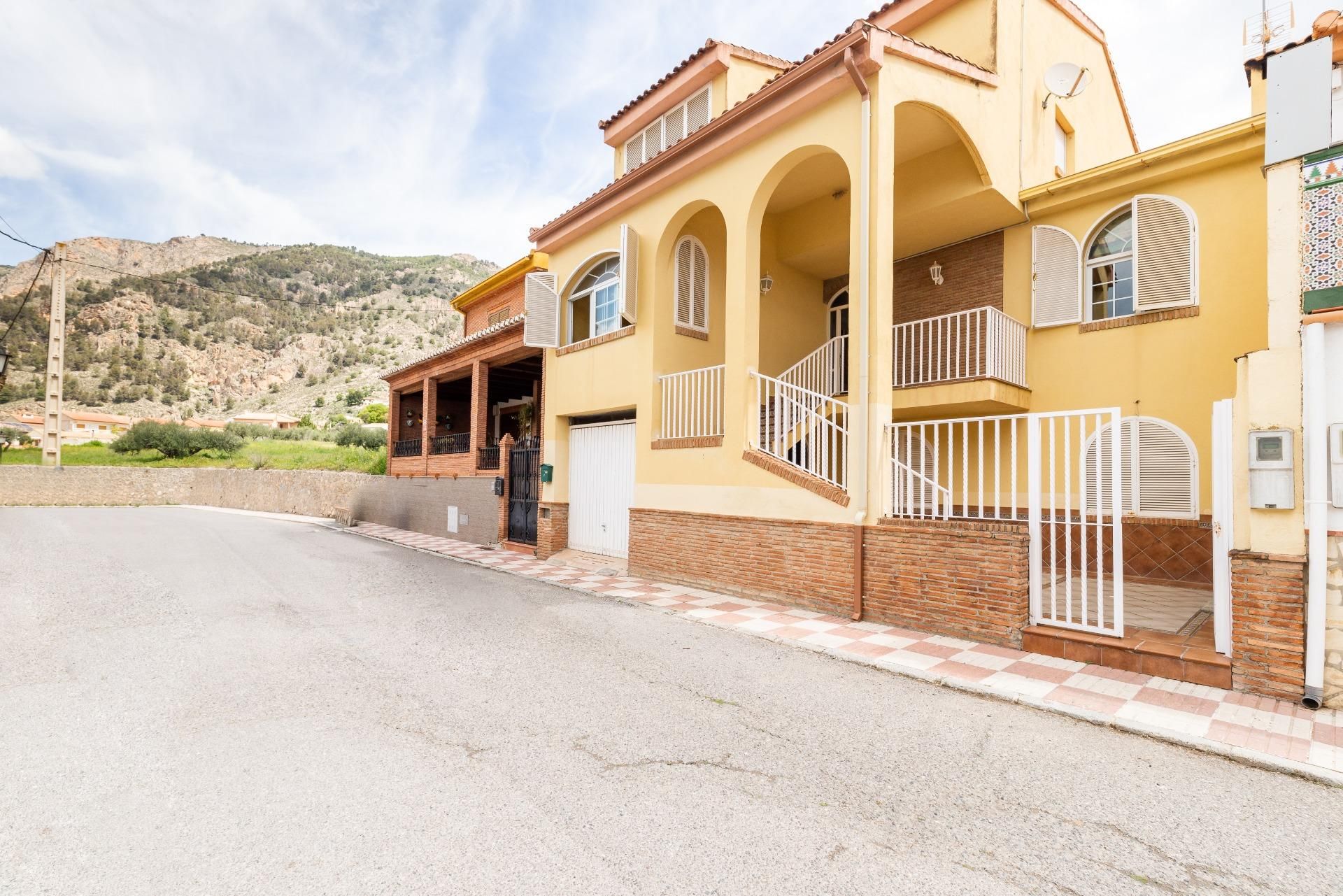 Casa o xalet en venda a  ANDALUCIA AG OLIVARES, 43, Moclín