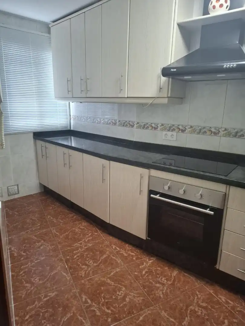 Kitchen of Flat for share in Córdoba  with Air Conditioner, Heating and Furnished