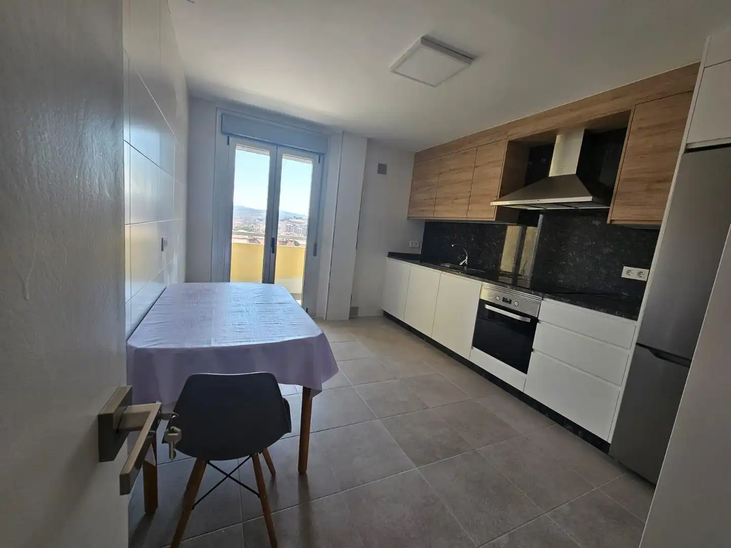 Kitchen of Flat for share in Ourense Capital   with Furnished and Balcony