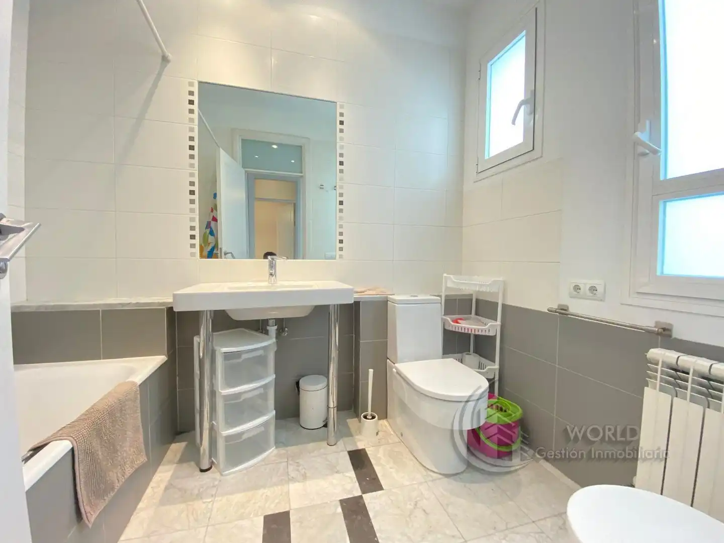 Bathroom of Flat for rent in Chamberí