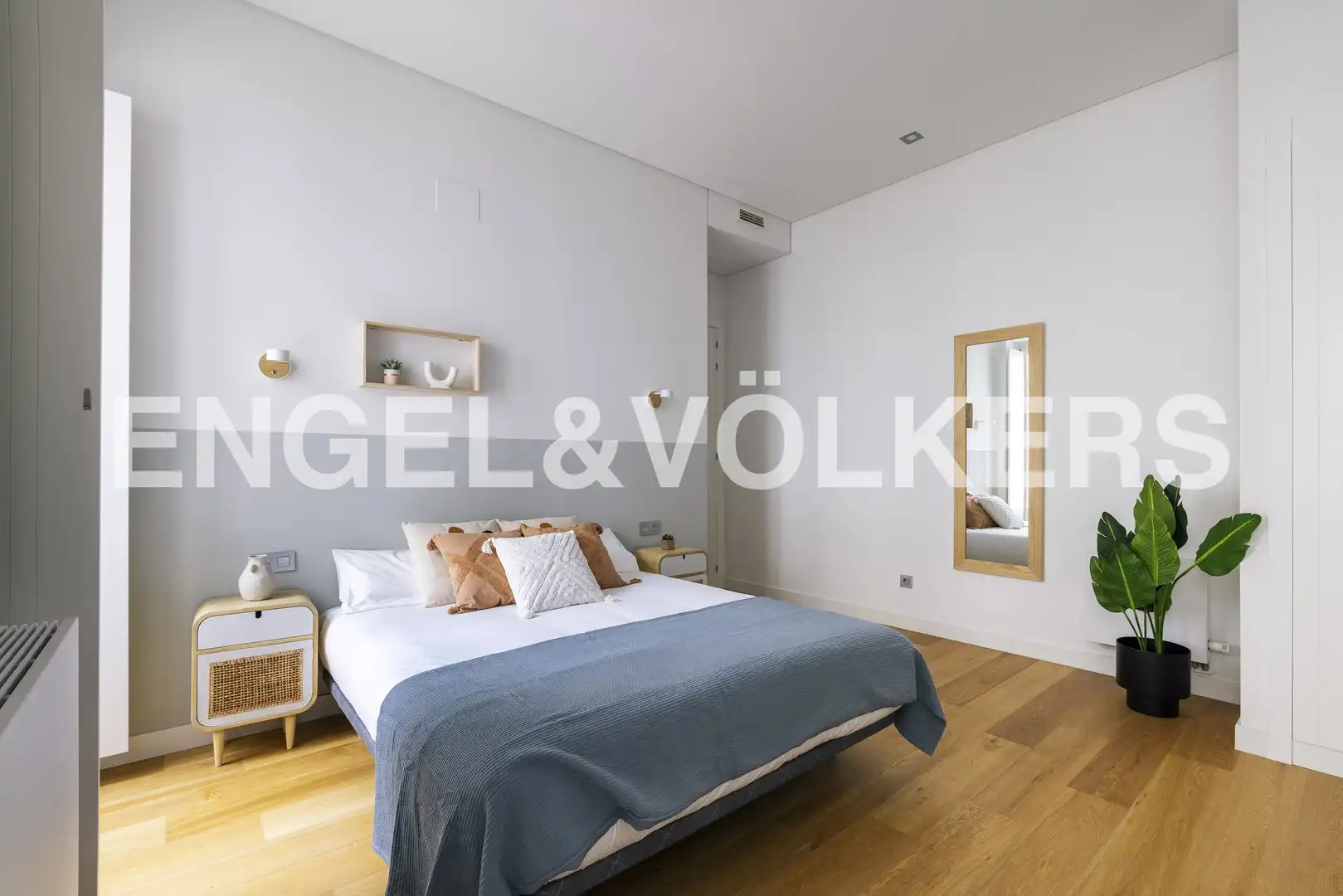 Schlafzimmer von Wohnungen zur Miete in Madrid mit Klimaanlage, Heizung und Möbliert