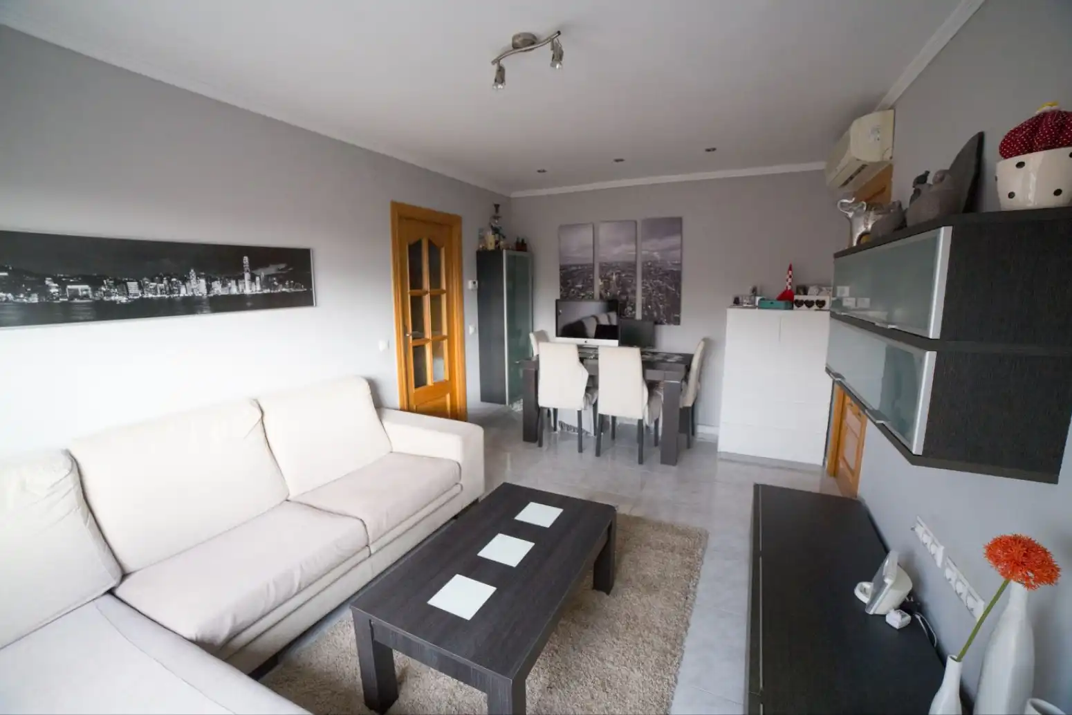 Sala de estar de Piso en venta en Sant Boi de Llobregat con Calefacción