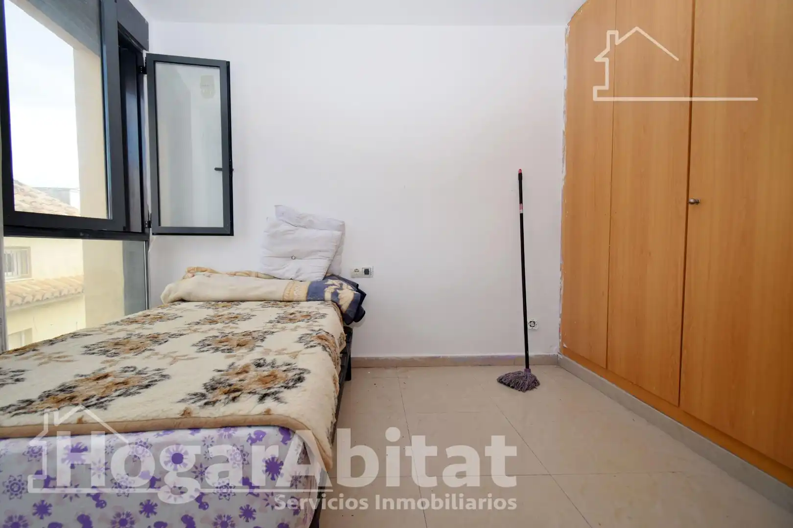 Dormitori de Pis en venda en Llíria amb Aire condicionat i Terrassa