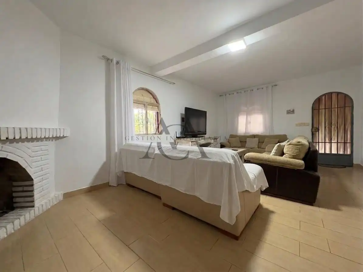 Wohnzimmer von Haus oder Chalet zum Verkauf in Lucena mit Privatgarten, Abstellraum und Schwimmbad