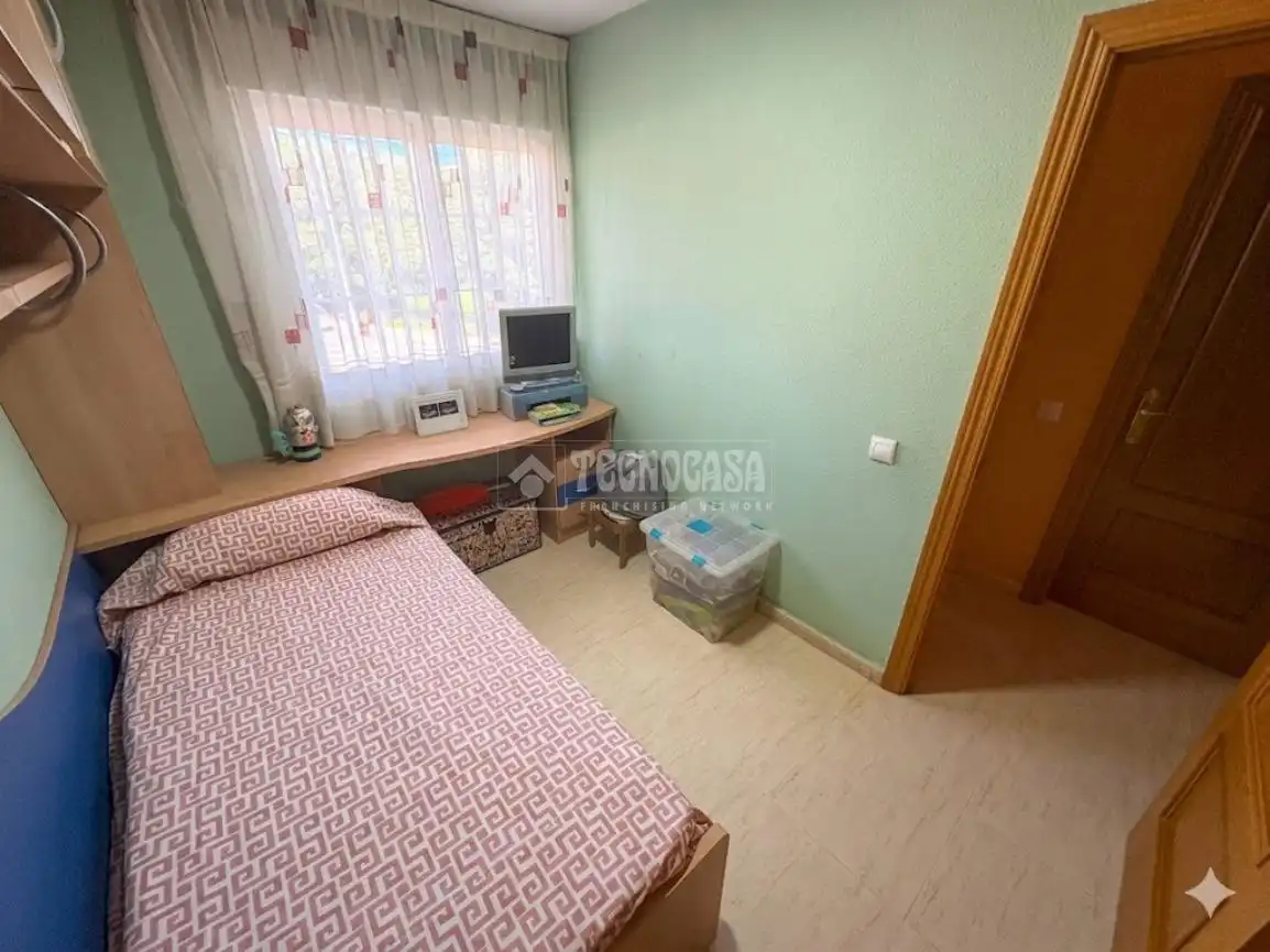 Habitación de Casa adosada en venta en Valdemoro con Jardín privado y Terraza