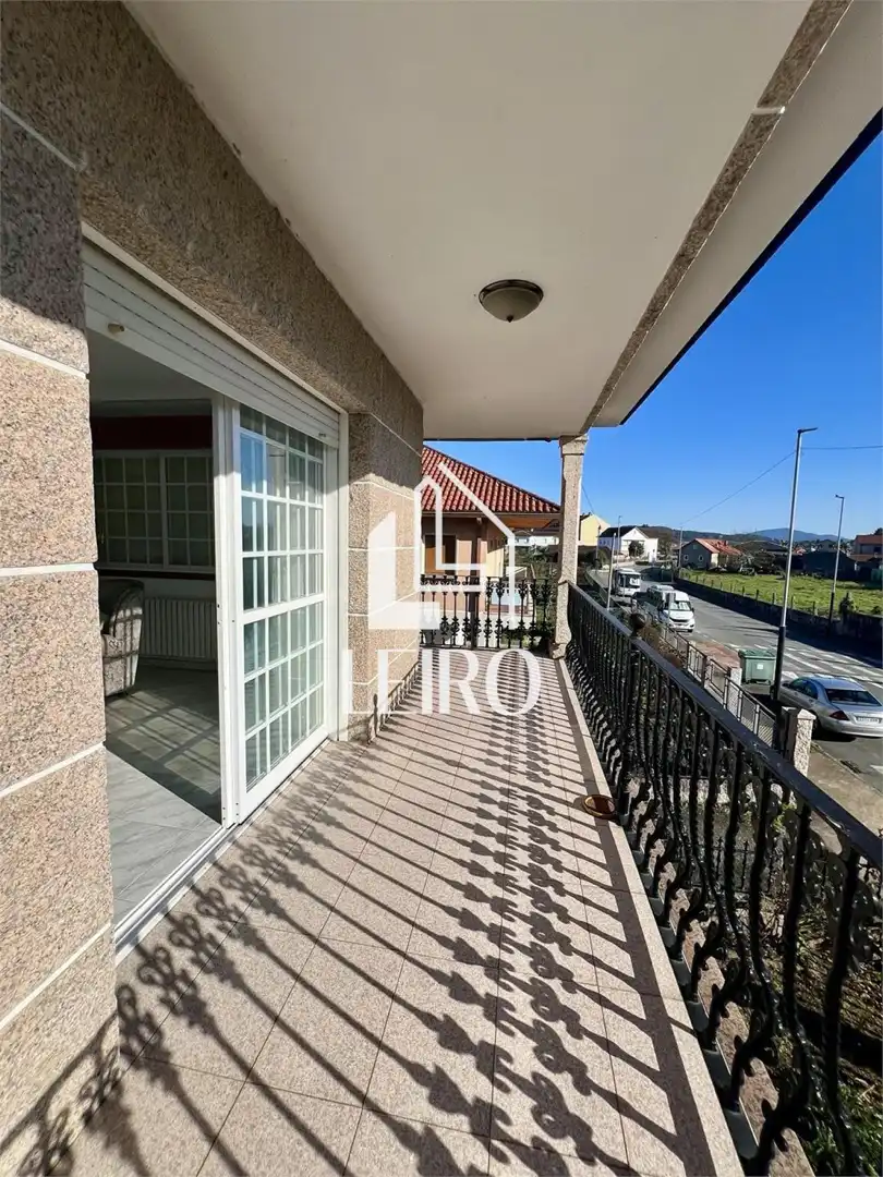 Vista exterior de Casa o xalet en venda en Meis amb Calefacció, Jardí privat i Terrassa