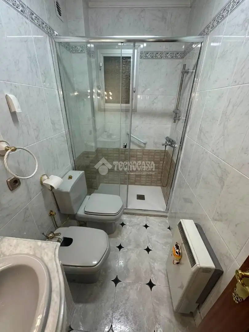 Piso con ascensor en venta en Latina, imagen 9