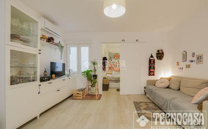 Living room of Flat for sale in  Barcelona Capital  with Air Conditioner and Parquet flooring