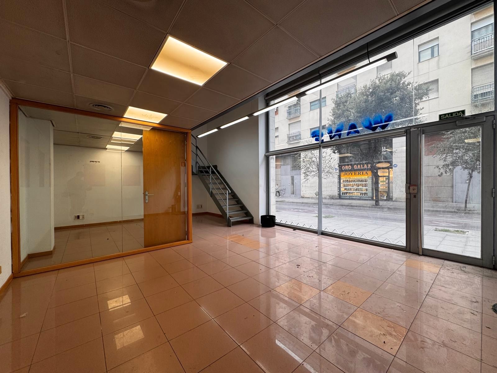 Premises for sale in  Barcelona Capital