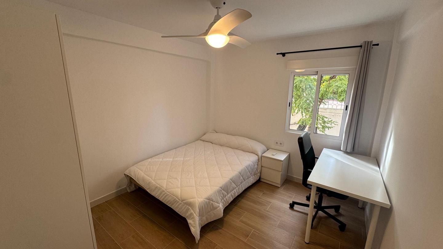 Bedroom of Flat to share in Quart de Poblet  with Furnished